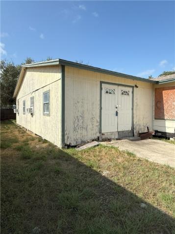 852 S Whitney Street Aransas Pass TX 78336