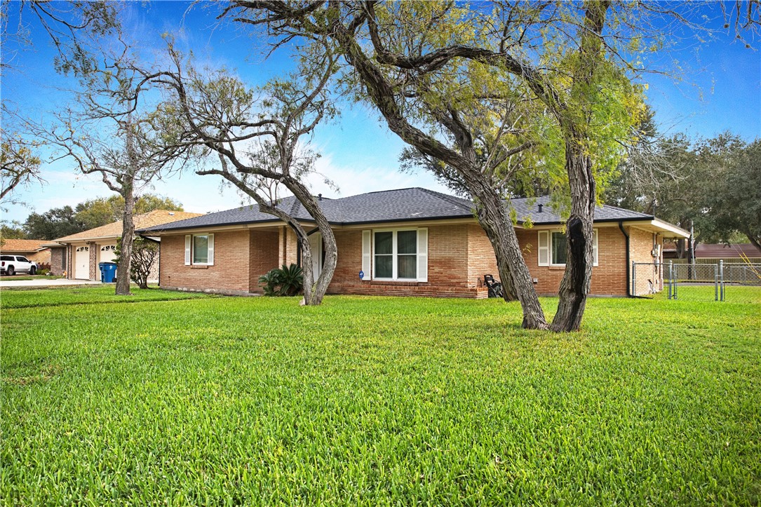 1100 Adeline Street Sinton TX 78387