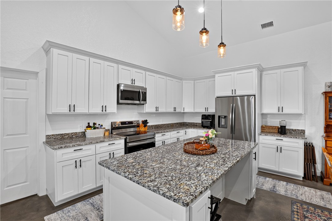 185 Pr 7460 Kenedy TX 78119