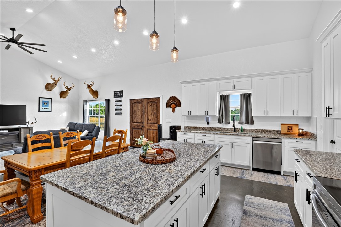 185 Pr 7460 Kenedy TX 78119