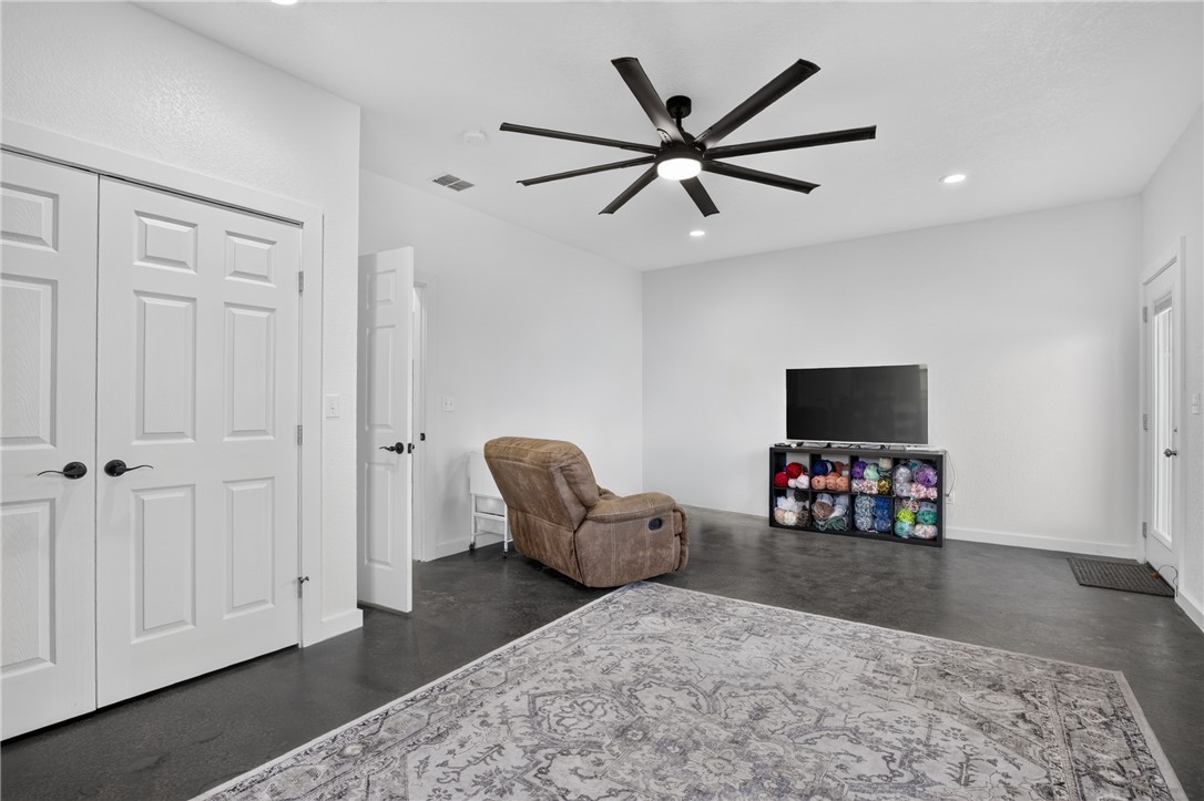 185 Pr 7460 Kenedy TX 78119