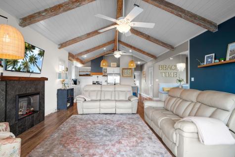 522 Rockport Channel Port Aransas TX 78373