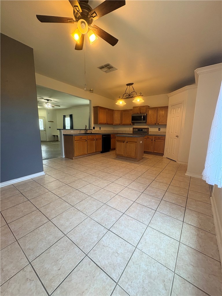 2045 Spanish Trail Corpus Christi TX 78410