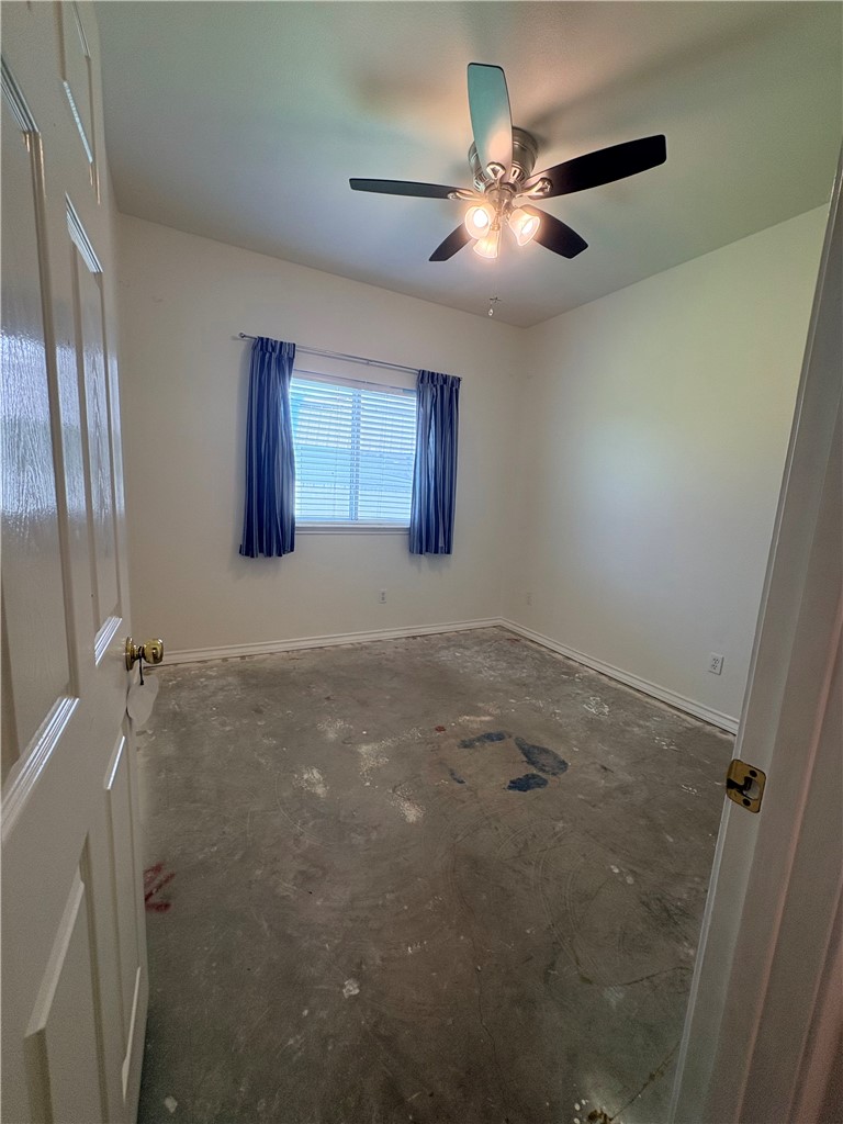 2045 Spanish Trail Corpus Christi TX 78410