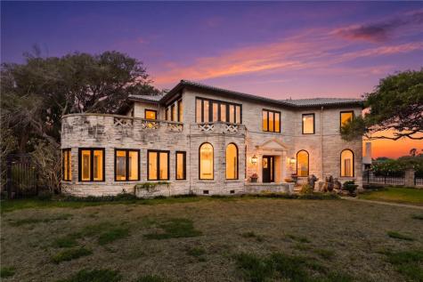2717 Ocean Drive Corpus Christi TX 78404