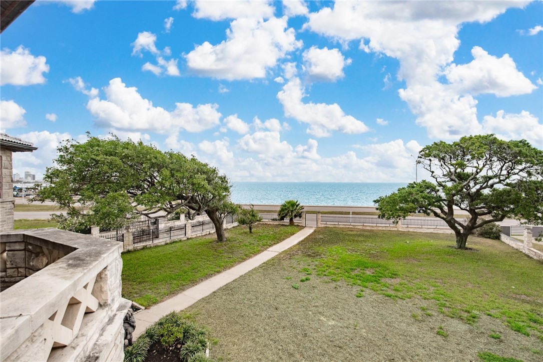 2717 Ocean Drive Corpus Christi TX 78404