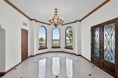 2717 Ocean Drive Corpus Christi TX 78404