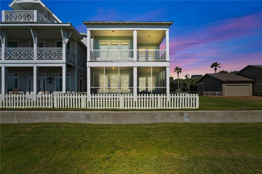 502 Sailhouse Way Rockport TX 78382