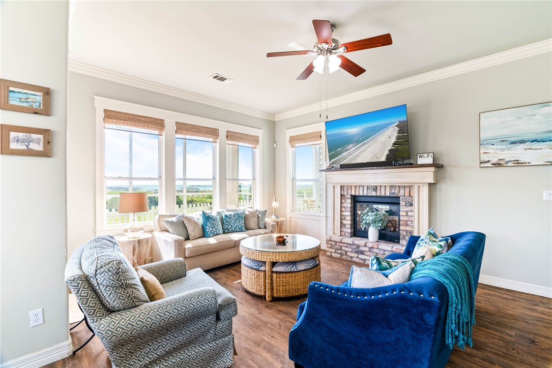 502 Sailhouse Way Rockport TX 78382