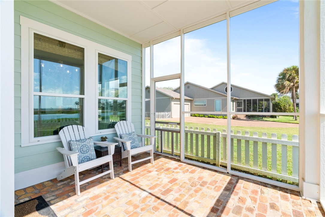502 Sailhouse Way Rockport TX 78382
