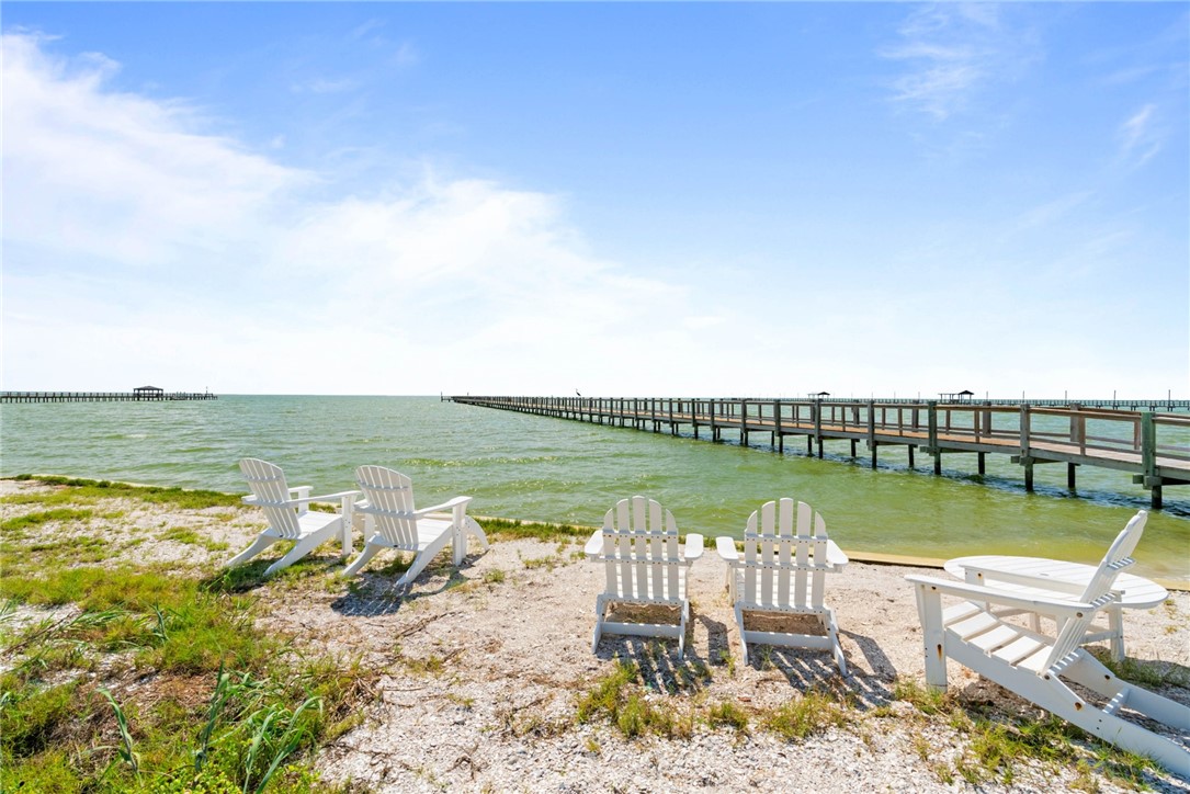 502 Sailhouse Way Rockport TX 78382
