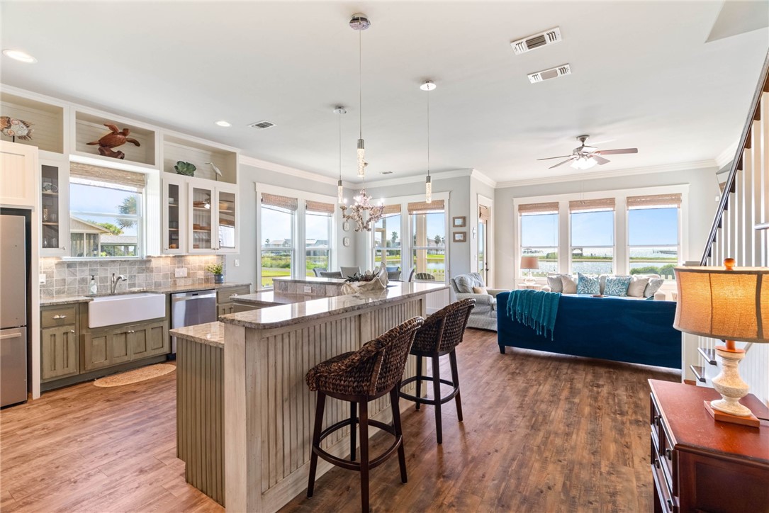 502 Sailhouse Way Rockport TX 78382