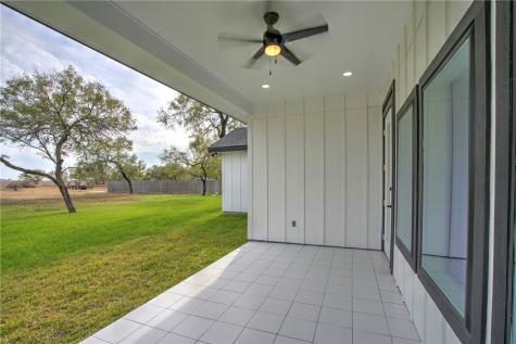 5490 Lonesome Dove Robstown TX 78380
