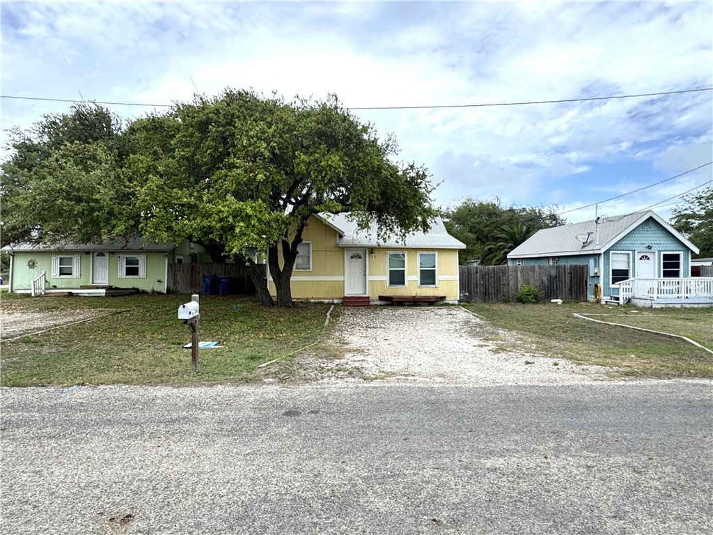 402, 406, 408 E Nopal Street Rockport TX 78382