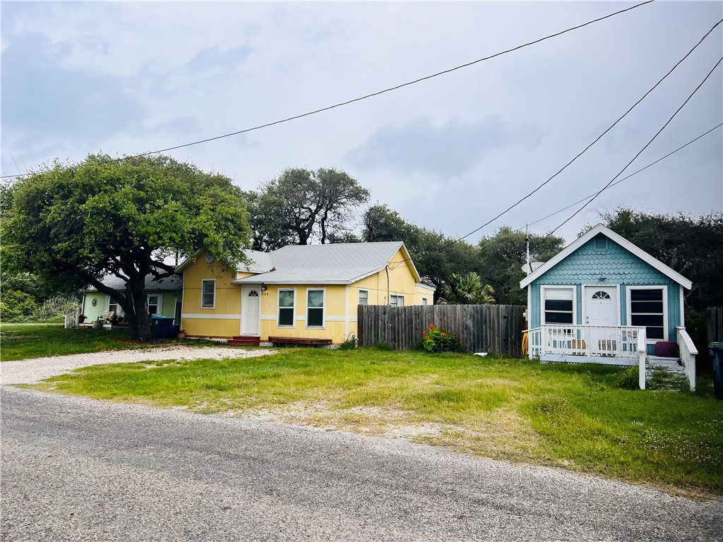 402, 406, 408 E Nopal Street Rockport TX 78382