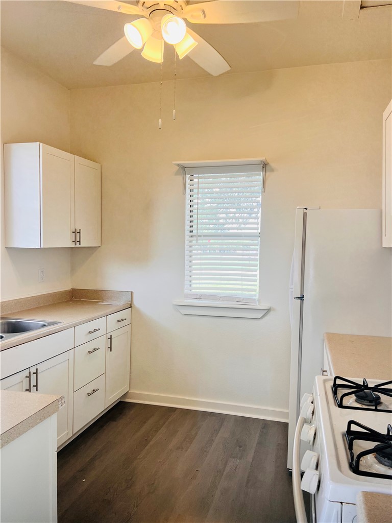 402, 406, 408 E Nopal Street Rockport TX 78382