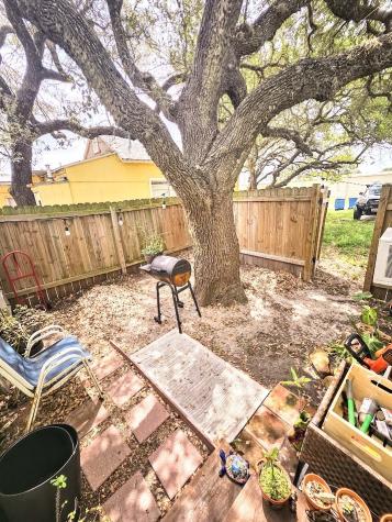 402, 406, 408 E Nopal Street Rockport TX 78382
