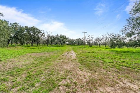 206 N County Road 430 Premont TX 78375