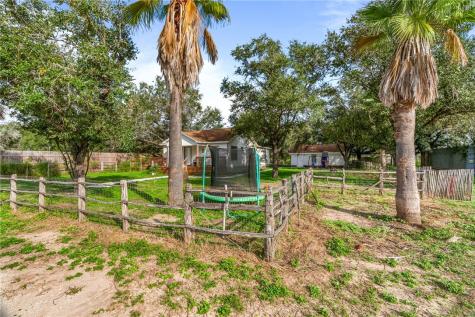 206 N County Road 430 Premont TX 78375