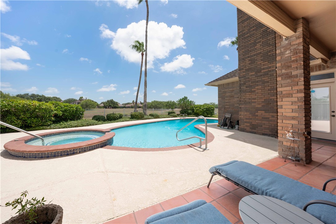 6210 Bourbonais Drive Corpus Christi TX 78414