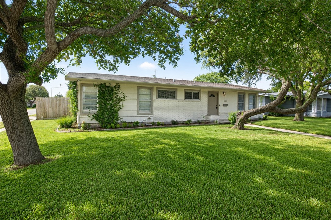 1001 Driftwood Place Corpus Christi TX 78411