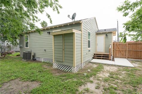 2818 Cleo Street Corpus Christi TX 78405