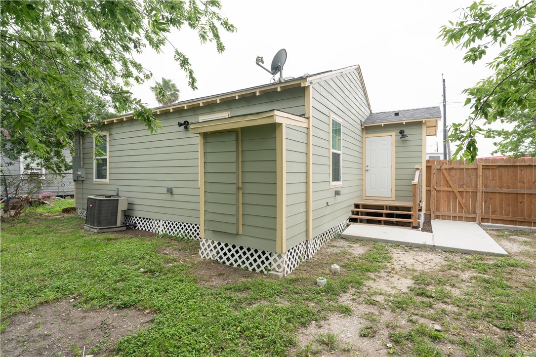 2818 Cleo Street Corpus Christi TX 78405