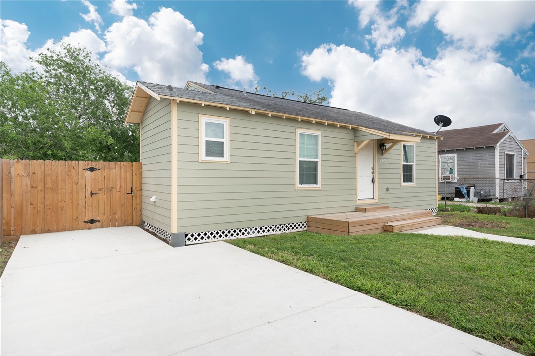 2818 Cleo Street Corpus Christi TX 78405