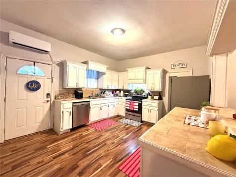 420 E 4th Street Alice TX 78332