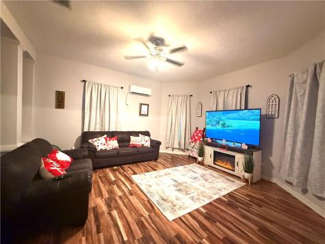 420 E 4th Street Alice TX 78332