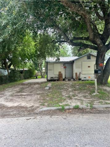 309 Laurel Street Alice TX 78332