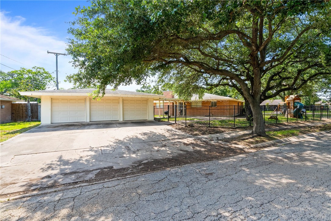 601 Moray Place Corpus Christi TX 78411