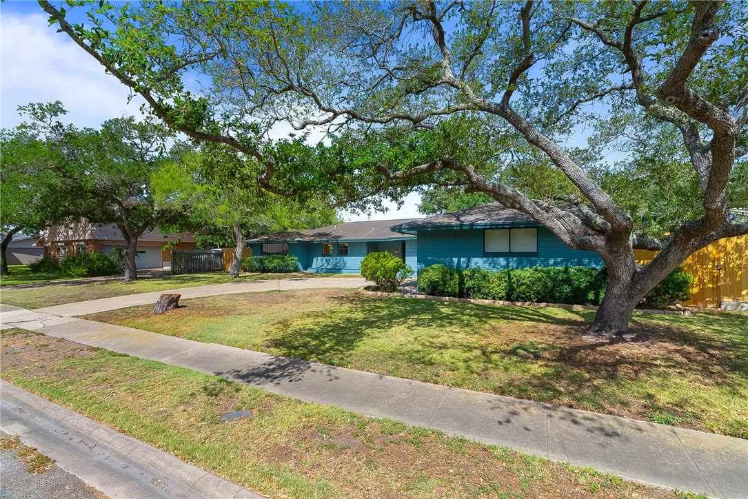 332 Poenisch Drive Corpus Christi TX 78412