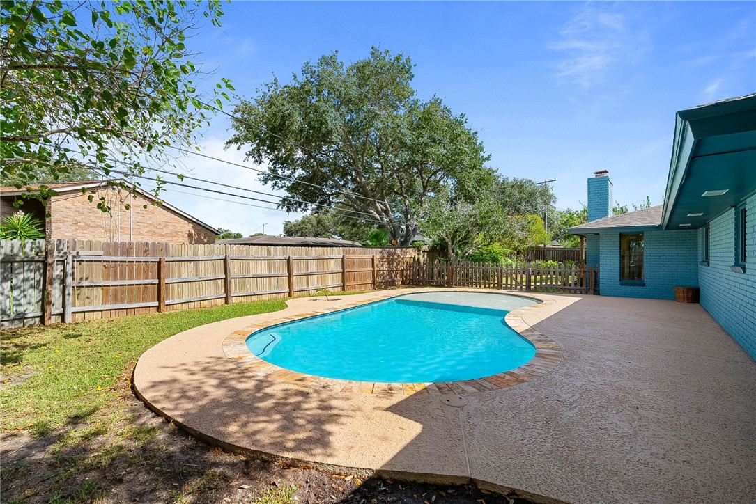 332 Poenisch Drive Corpus Christi TX 78412