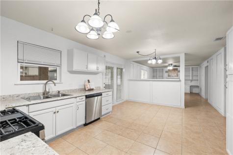 8101 Barrogate Drive Corpus Christi TX 78409