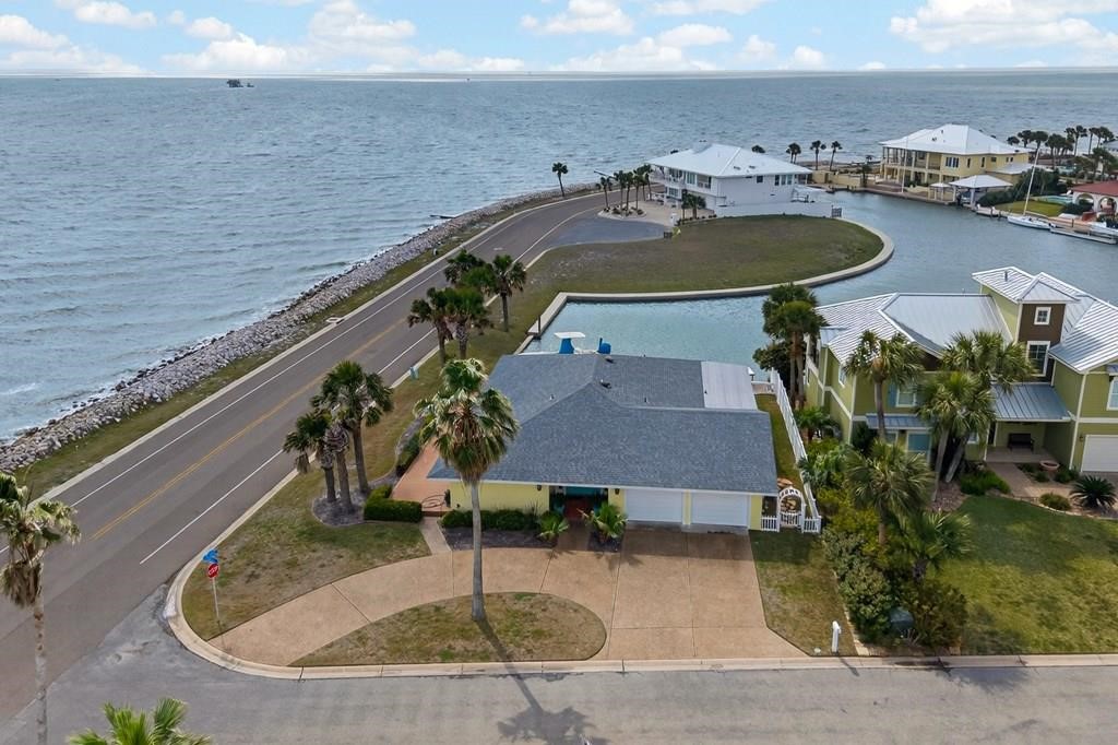 2 Paisano Lane Rockport TX 78382