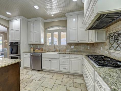 204 Black Diamond Portland TX 78374