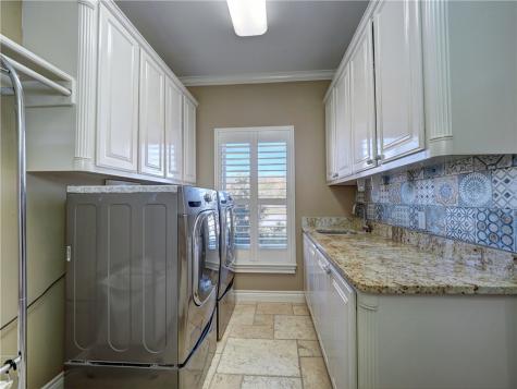 204 Black Diamond Portland TX 78374