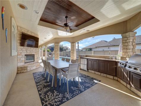 204 Black Diamond Portland TX 78374