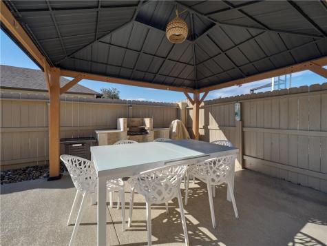 204 Black Diamond Portland TX 78374