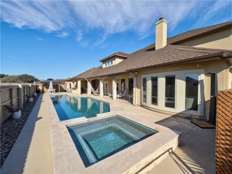 204 Black Diamond Portland TX 78374