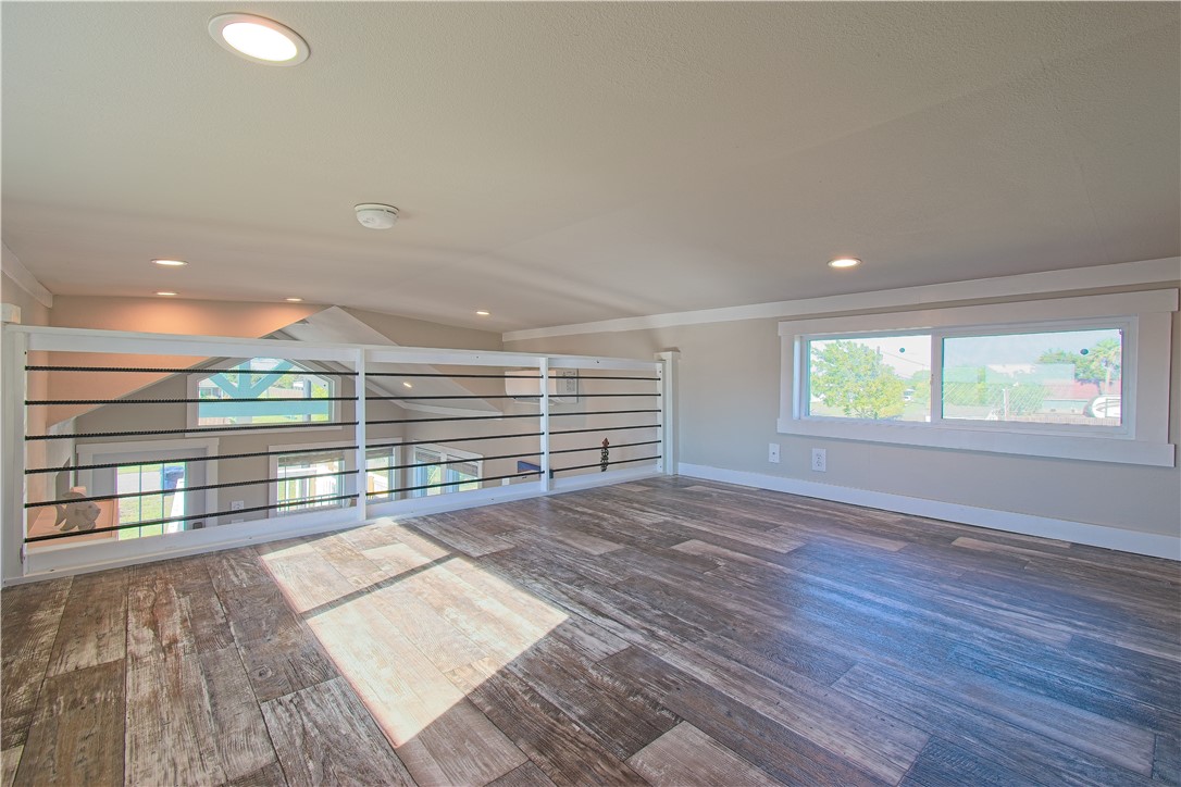 211 W Pompano Rockport TX 78382