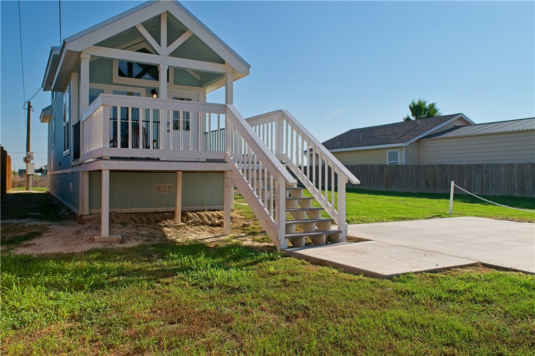 211 W Pompano Rockport TX 78382