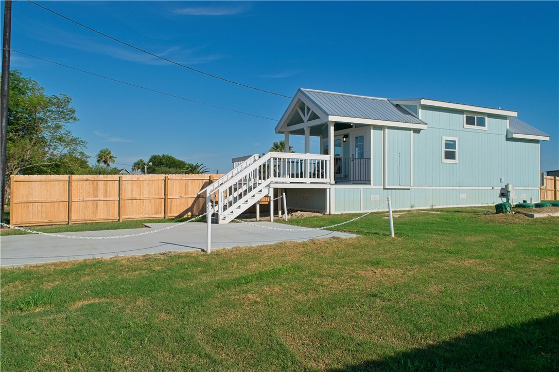 211 W Pompano Rockport TX 78382