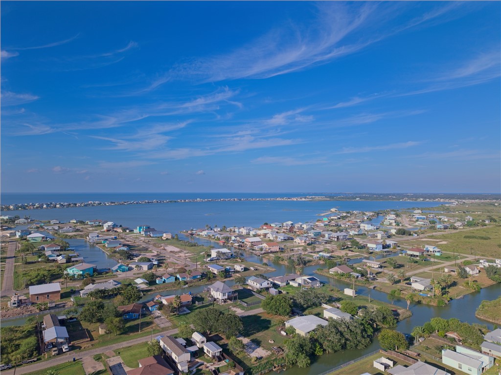 211 W Pompano Rockport TX 78382