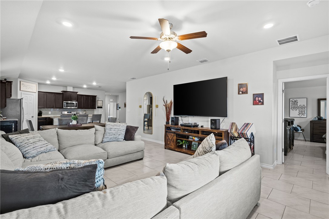 1825 Whirlaway Drive Corpus Christi TX 78417