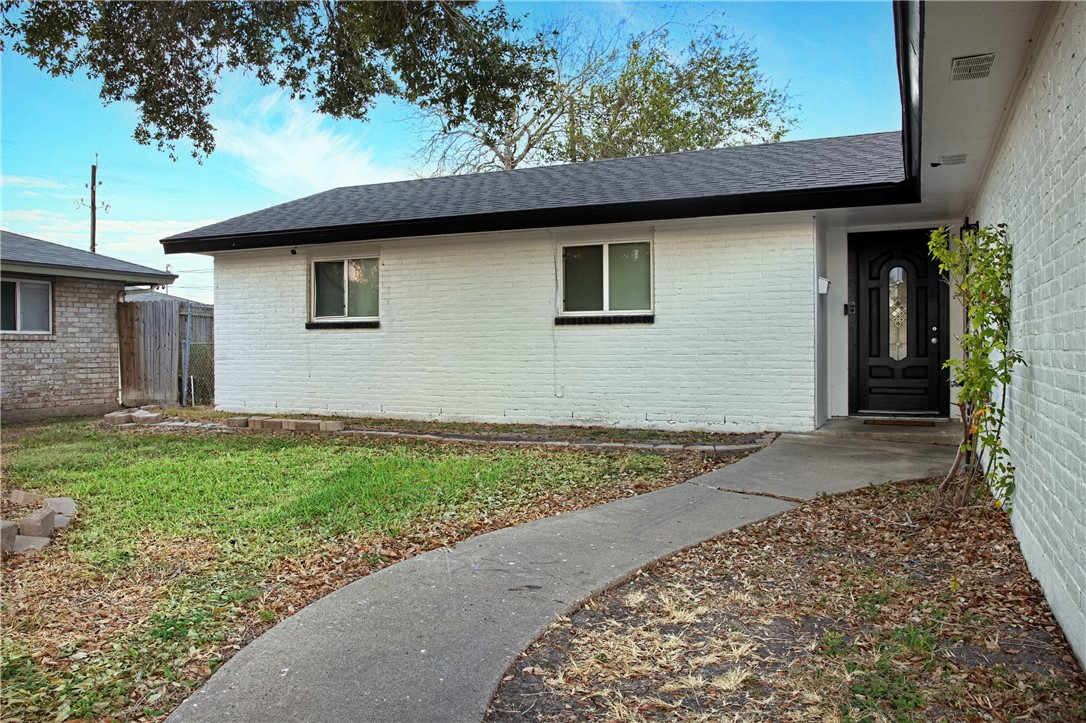 5225 Hitching Post Corpus Christi TX 78415