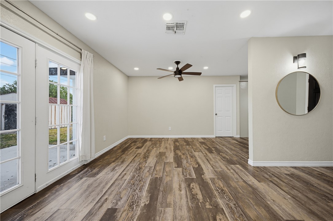 5225 Hitching Post Corpus Christi TX 78415