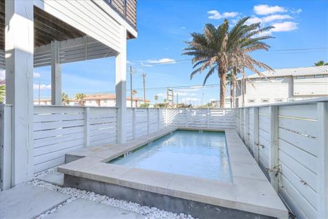 1424 S Eleventh Street Port Aransas TX 78373