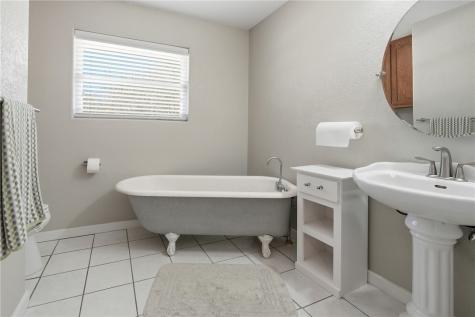 1663 Mooney Ingleside TX 78362